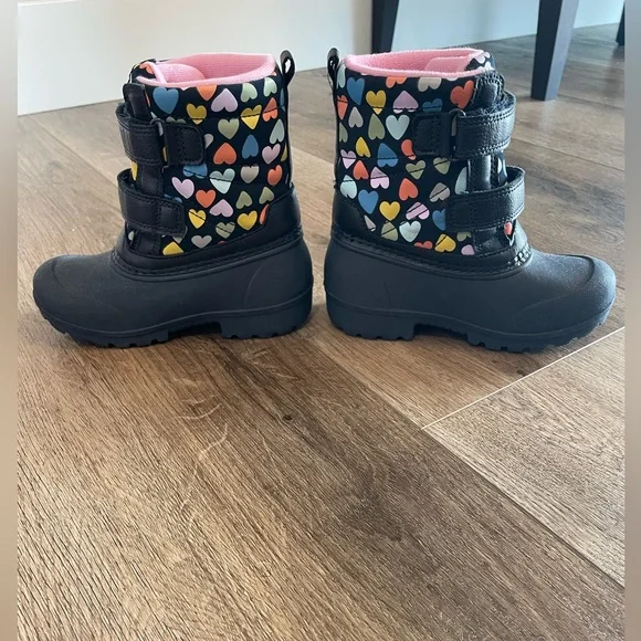 Heart Pattern Toddler Snow Boots Size 9T - Picture 2 of 6